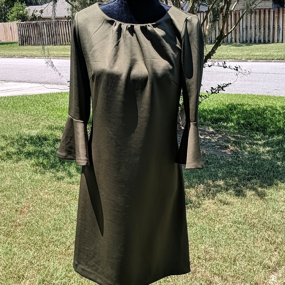 Olive, Mod dress, bell sleeves